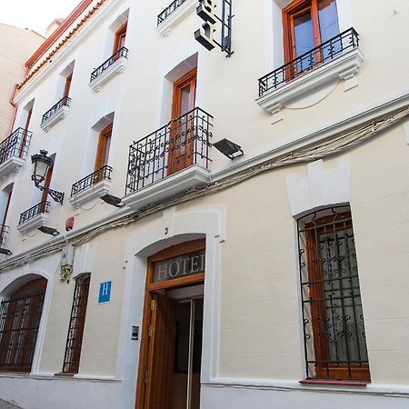 Hotel Castilla Caces Екстериор снимка