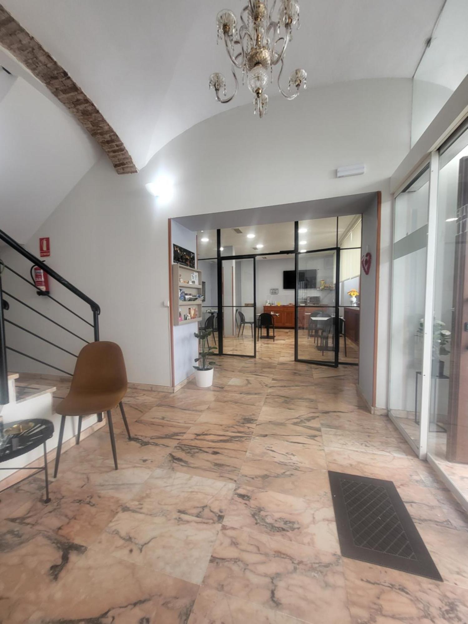 Hotel Castilla Caces Екстериор снимка