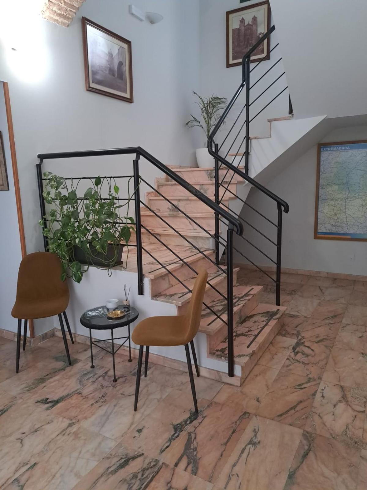 Hotel Castilla Caces Екстериор снимка
